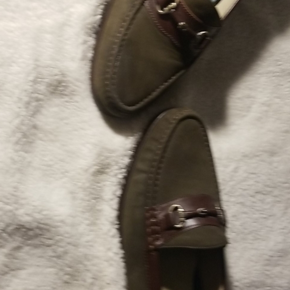 Shoes - Picture 2 of 3